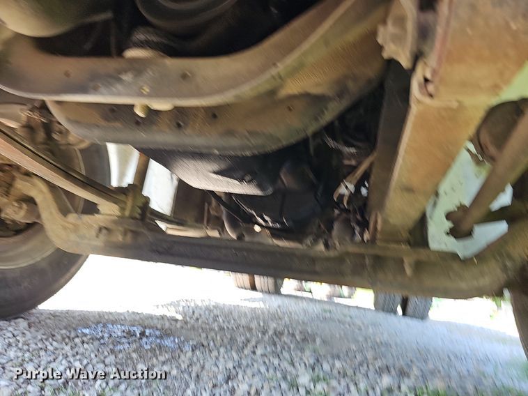 image for item DO2859 1998 Freightliner FL70  utility / service truck