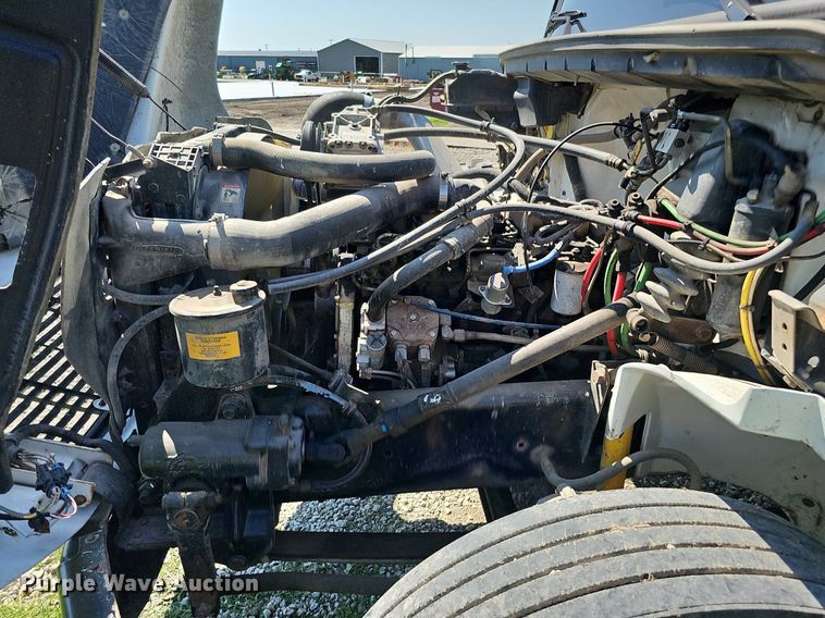 image for item DO2859 1998 Freightliner FL70  utility / service truck