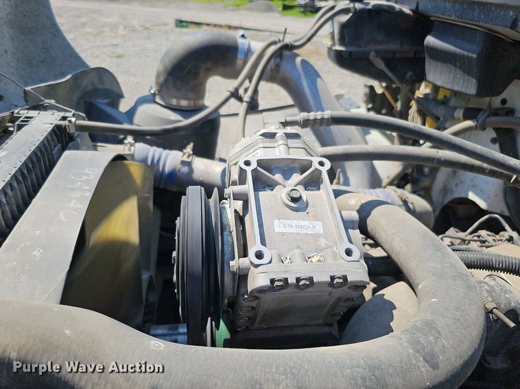 image for item DO2859 1998 Freightliner FL70  utility / service truck