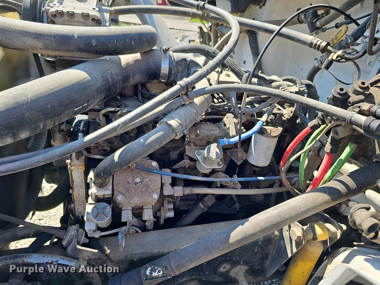 image for item DO2859 1998 Freightliner FL70  utility / service truck