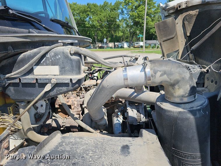 image for item DO2859 1998 Freightliner FL70  utility / service truck