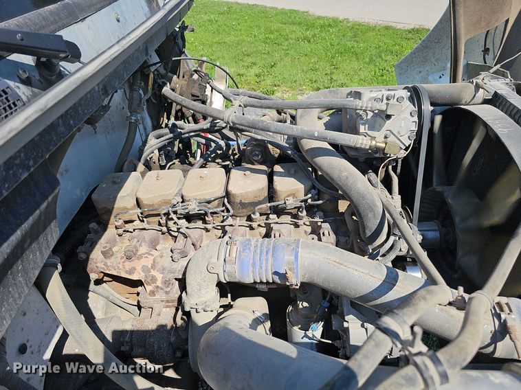 image for item DO2859 1998 Freightliner FL70  utility / service truck