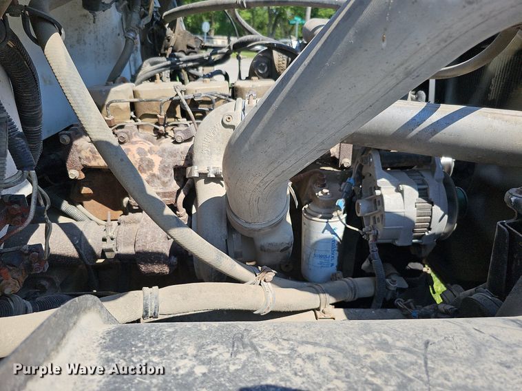 image for item DO2859 1998 Freightliner FL70  utility / service truck