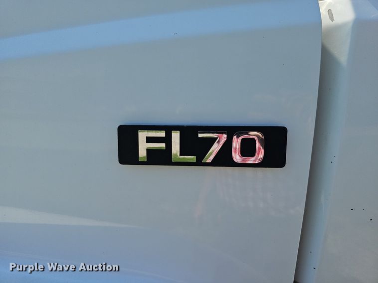 image for item DO2859 1998 Freightliner FL70  utility / service truck