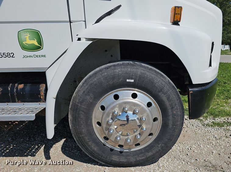 image for item DO2859 1998 Freightliner FL70  utility / service truck