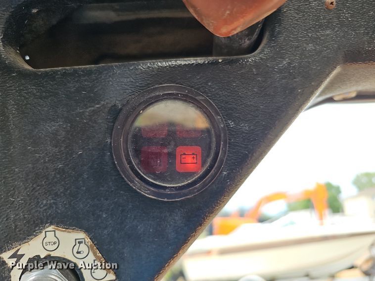 image for item DO2890 1996 Mustang 2060  skid steer loader