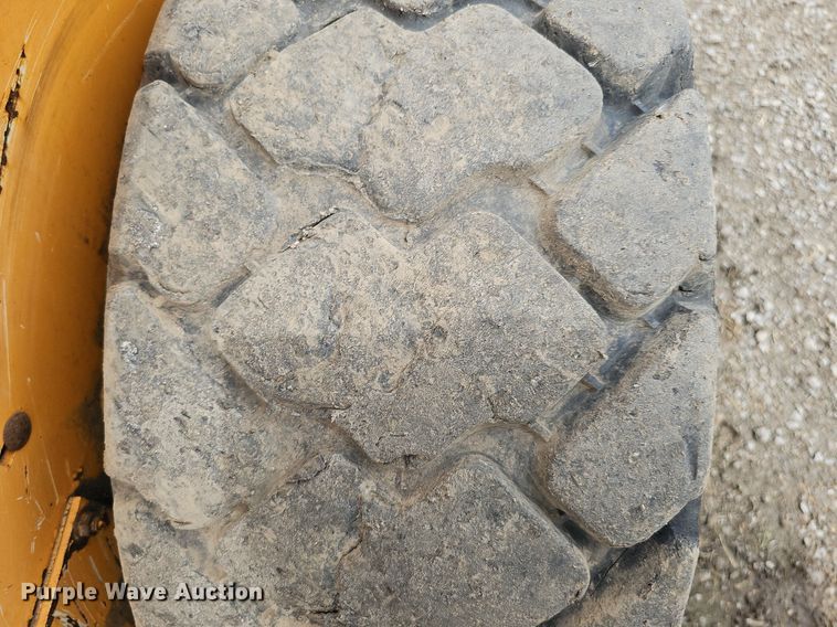 image for item DO2890 1996 Mustang 2060  skid steer loader