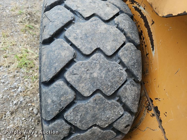 image for item DO2890 1996 Mustang 2060  skid steer loader