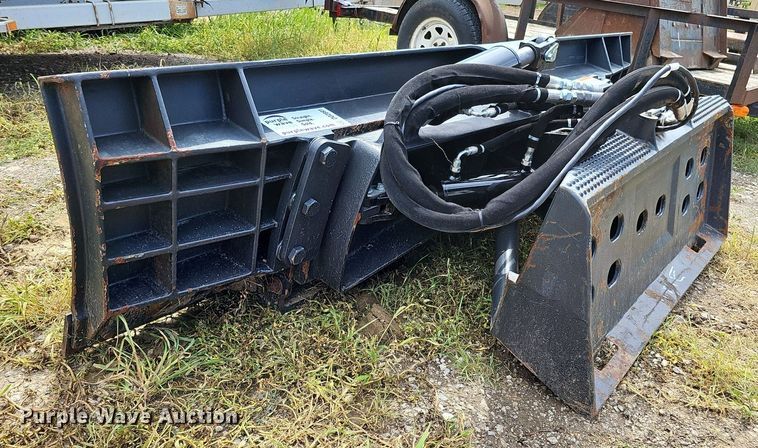 image for item DO2891 2019 Bobcat Dozer 96  skid steer dozer blade