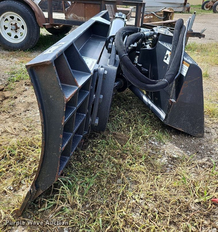 image for item DO2891 2019 Bobcat Dozer 96  skid steer dozer blade