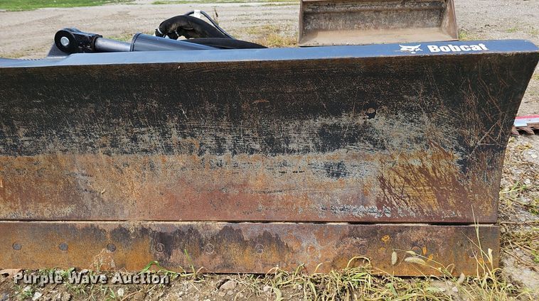 image for item DO2891 2019 Bobcat Dozer 96  skid steer dozer blade