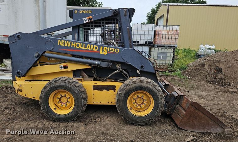 image for item DO2896 1999 New Holland LS190  skid steer loader