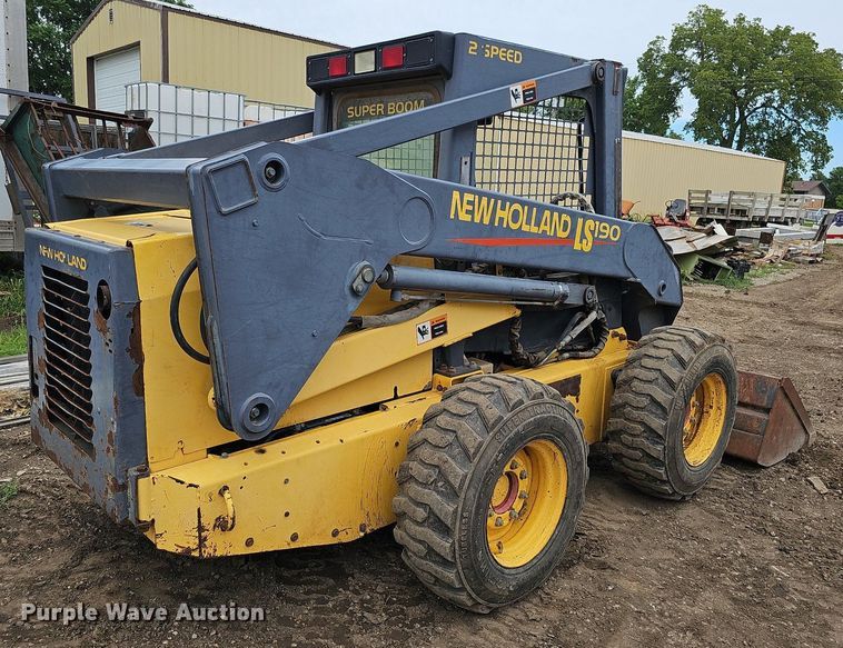 image for item DO2896 1999 New Holland LS190  skid steer loader