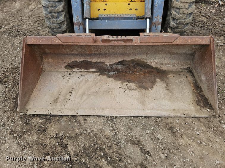 image for item DO2896 1999 New Holland LS190  skid steer loader