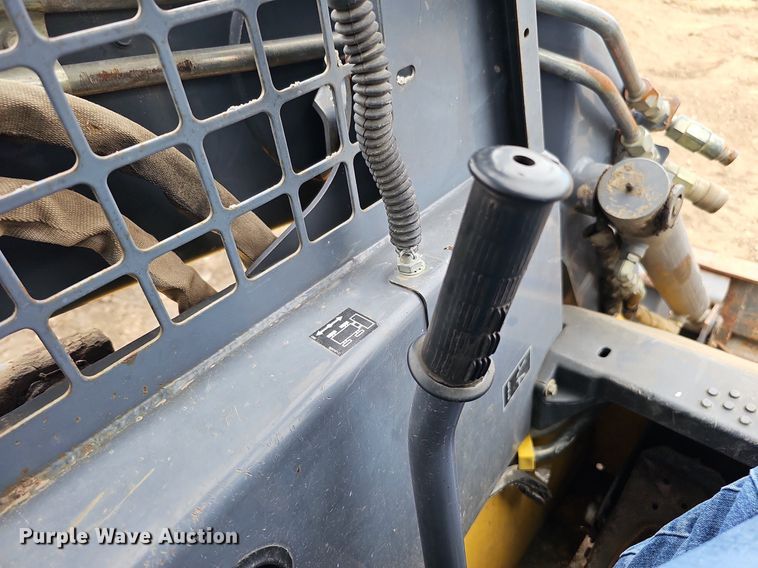 image for item DO2896 1999 New Holland LS190  skid steer loader