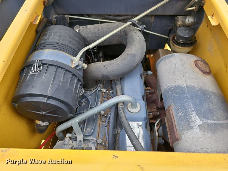 image for item DO2896 1999 New Holland LS190  skid steer loader