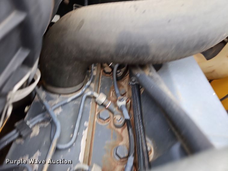 image for item DO2896 1999 New Holland LS190  skid steer loader