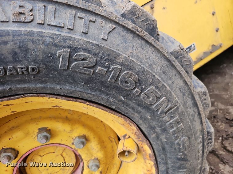 image for item DO2896 1999 New Holland LS190  skid steer loader