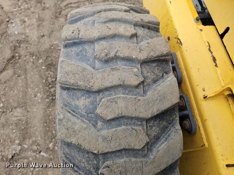 image for item DO2896 1999 New Holland LS190  skid steer loader