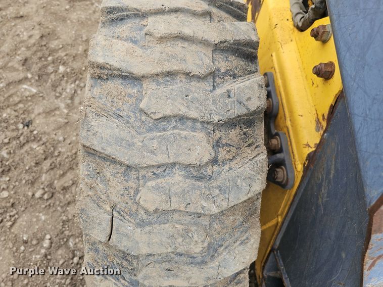 image for item DO2896 1999 New Holland LS190  skid steer loader