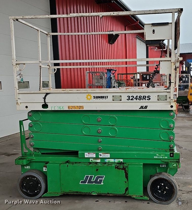 image for item DO2902 2012 JLG 3248RS  scissor lift
