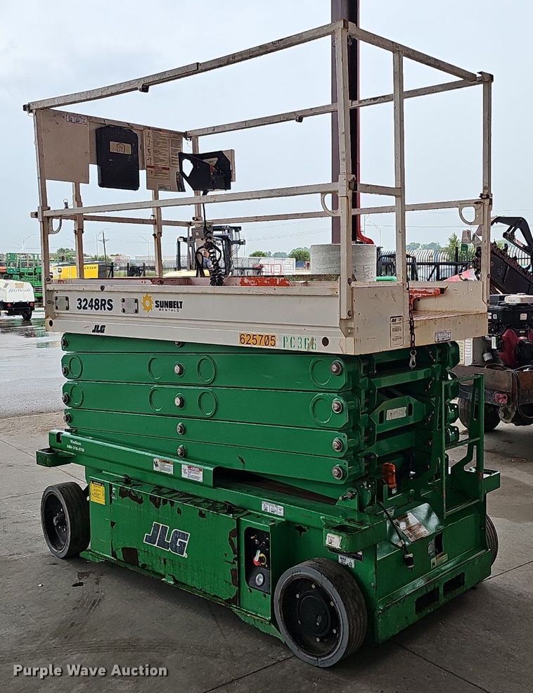 image for item DO2902 2012 JLG 3248RS  scissor lift