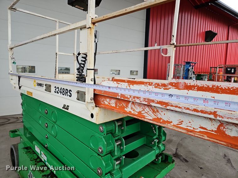 image for item DO2902 2012 JLG 3248RS  scissor lift