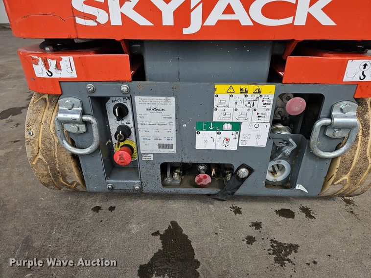 image for item DO2904 2017 Skyjack SJ12  vertical lift
