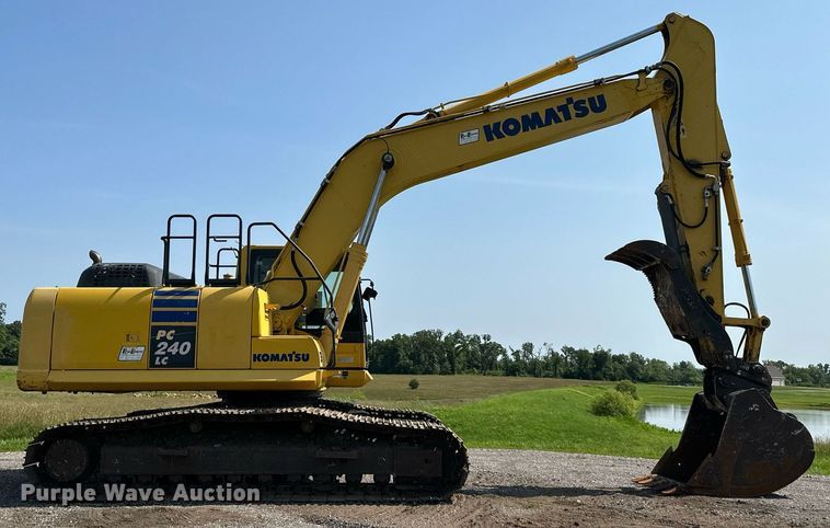 image for item DO5055 2013 Komatsu PC240LC-10  excavator