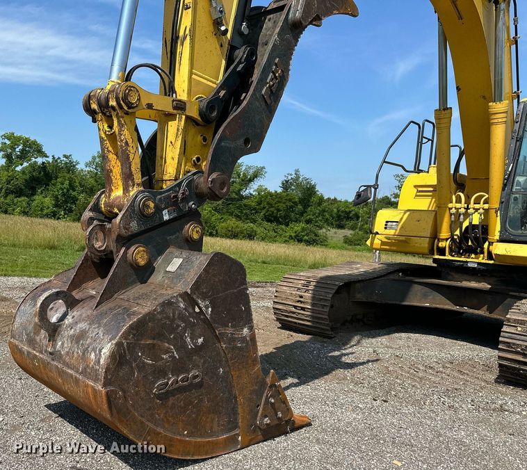 image for item DO5055 2013 Komatsu PC240LC-10  excavator