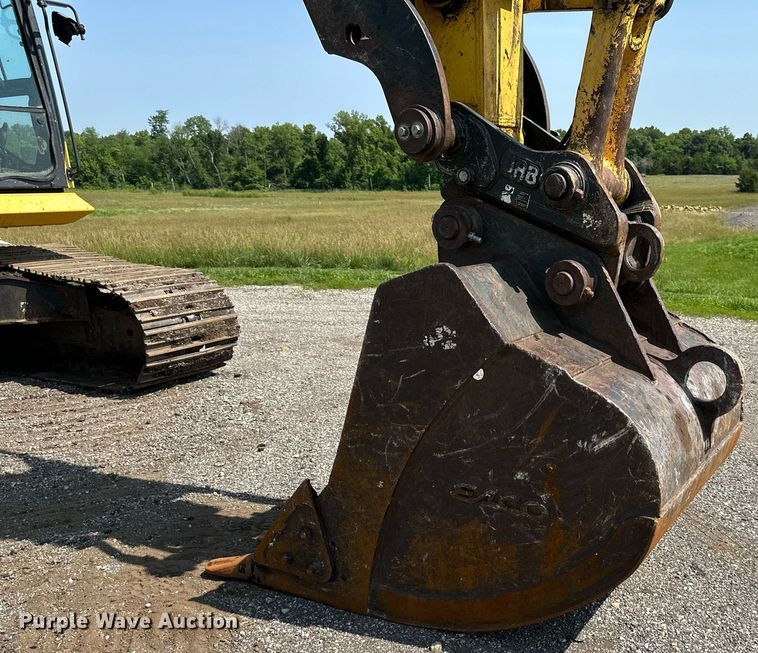 image for item DO5055 2013 Komatsu PC240LC-10  excavator