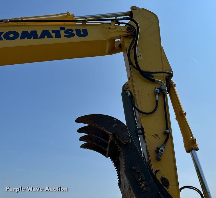 image for item DO5055 2013 Komatsu PC240LC-10  excavator