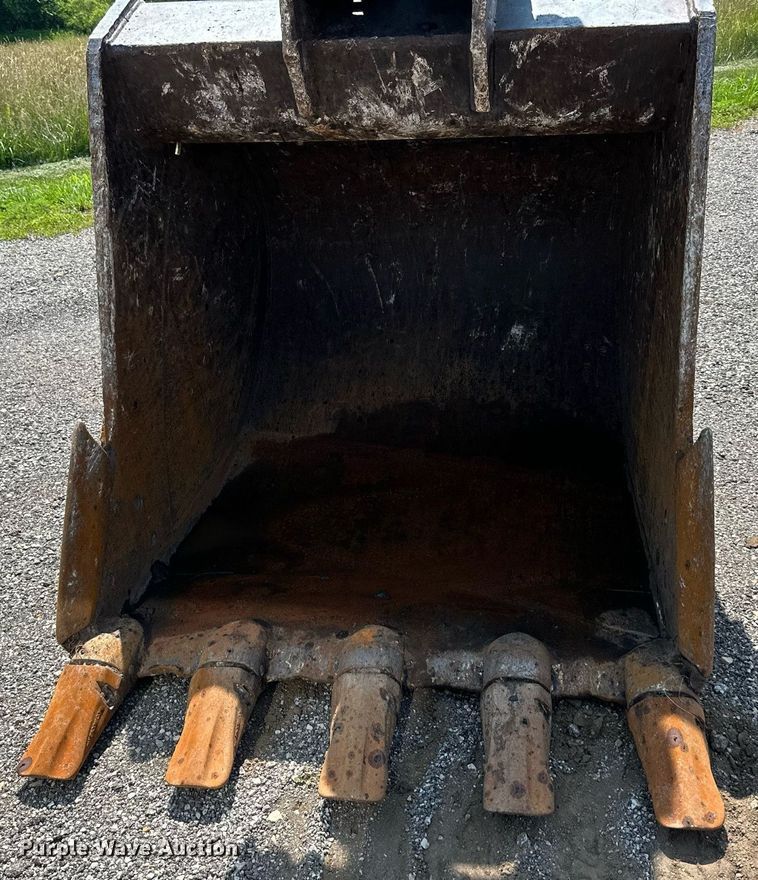 image for item DO5055 2013 Komatsu PC240LC-10  excavator