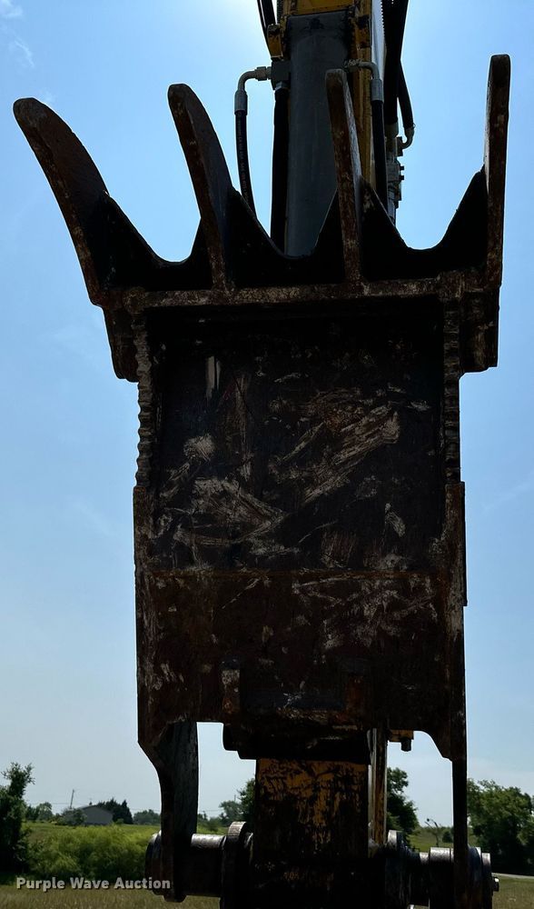 image for item DO5055 2013 Komatsu PC240LC-10  excavator