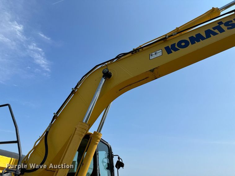 image for item DO5055 2013 Komatsu PC240LC-10  excavator