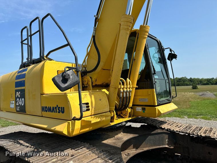 image for item DO5055 2013 Komatsu PC240LC-10  excavator