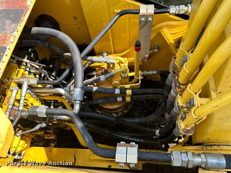 image for item DO5055 2013 Komatsu PC240LC-10  excavator