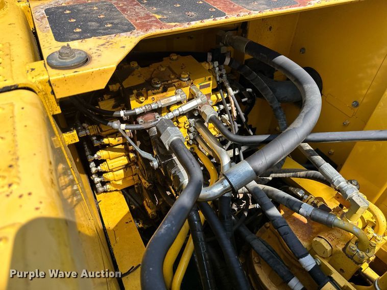 image for item DO5055 2013 Komatsu PC240LC-10  excavator