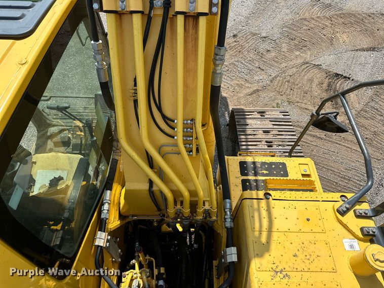 image for item DO5055 2013 Komatsu PC240LC-10  excavator