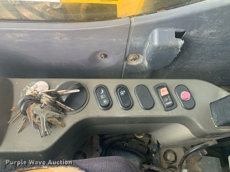 image for item DO5055 2013 Komatsu PC240LC-10  excavator