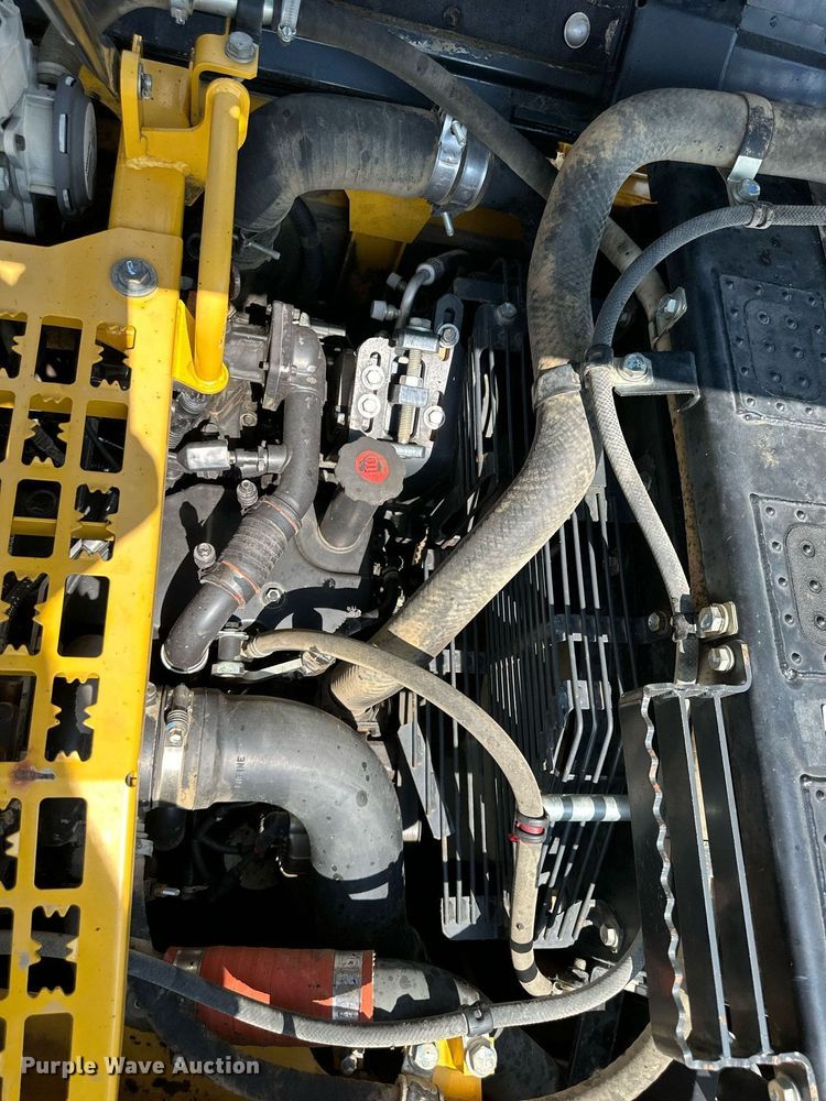 image for item DO5055 2013 Komatsu PC240LC-10  excavator