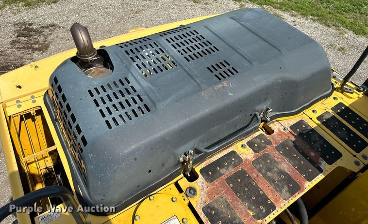 image for item DO5055 2013 Komatsu PC240LC-10  excavator