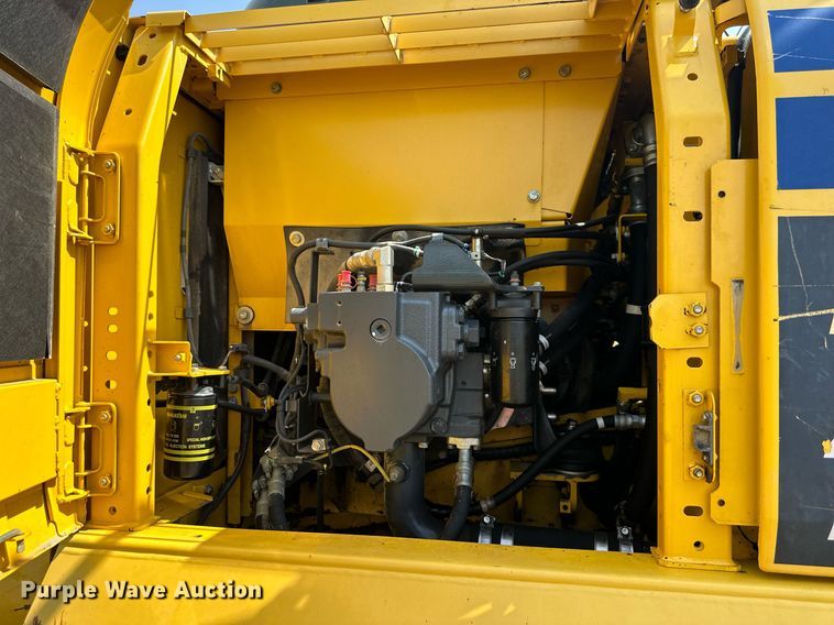 image for item DO5055 2013 Komatsu PC240LC-10  excavator