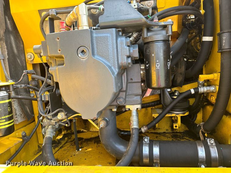 image for item DO5055 2013 Komatsu PC240LC-10  excavator