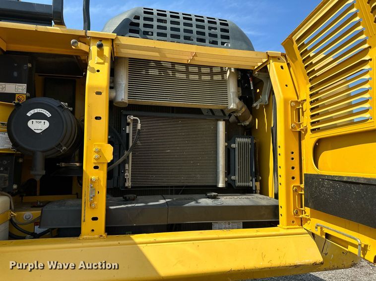 image for item DO5055 2013 Komatsu PC240LC-10  excavator