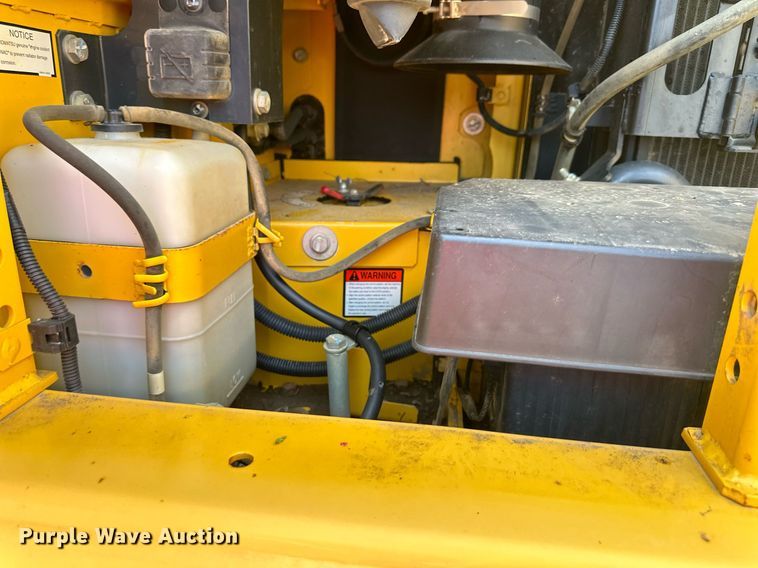 image for item DO5055 2013 Komatsu PC240LC-10  excavator