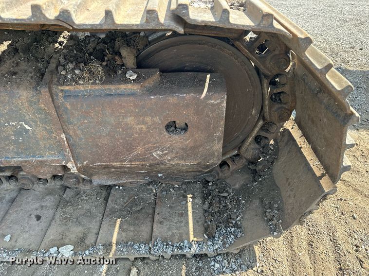 image for item DO5055 2013 Komatsu PC240LC-10  excavator