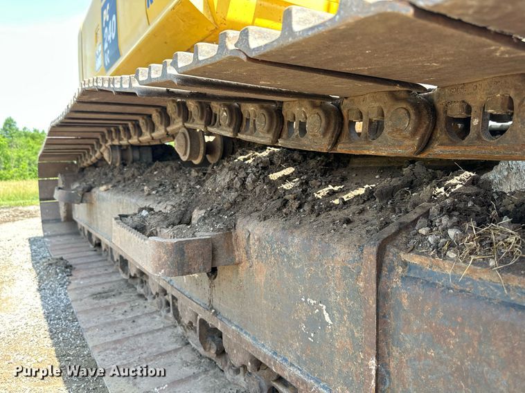 image for item DO5055 2013 Komatsu PC240LC-10  excavator