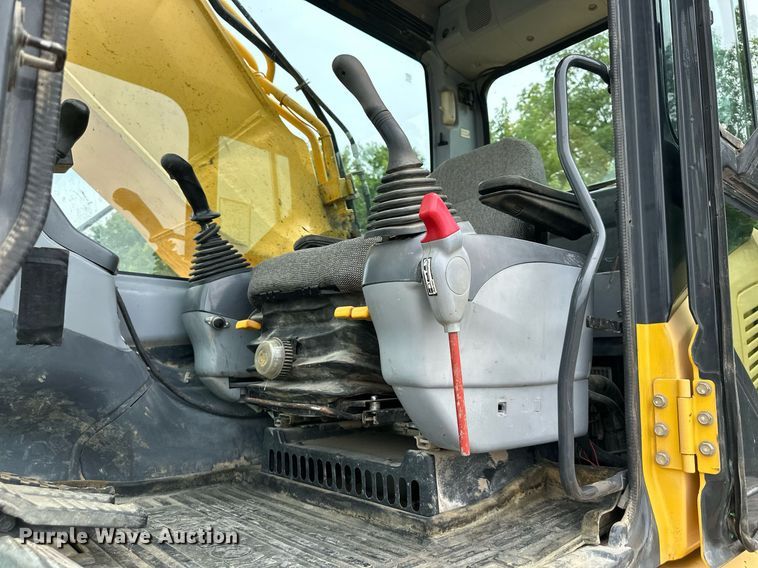 image for item DO5125 2005 Komatsu PC400LC-7L  excavator