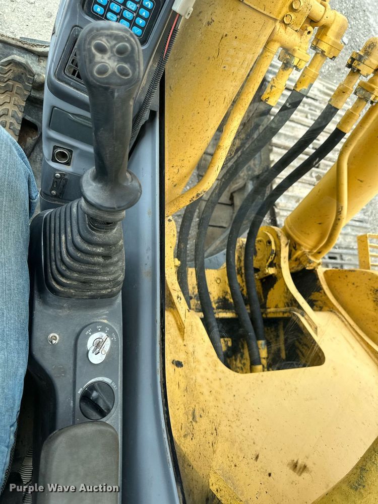 image for item DO5125 2005 Komatsu PC400LC-7L  excavator